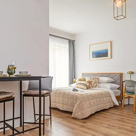 Marone Allure Premium With Garden View